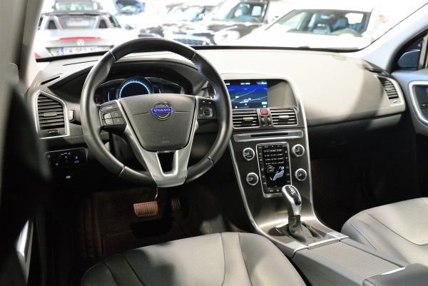  Volvo XC60 D4 181 CH SUMMUM GEARTRONIC 8