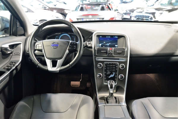  Volvo XC60 D4 181 CH SUMMUM GEARTRONIC 8