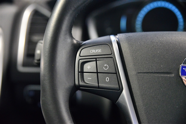  Volvo XC60 D4 181 CH SUMMUM GEARTRONIC 8