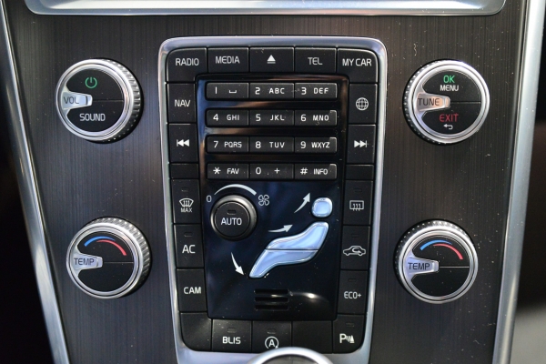  Volvo XC60 D4 181 CH SUMMUM GEARTRONIC 8