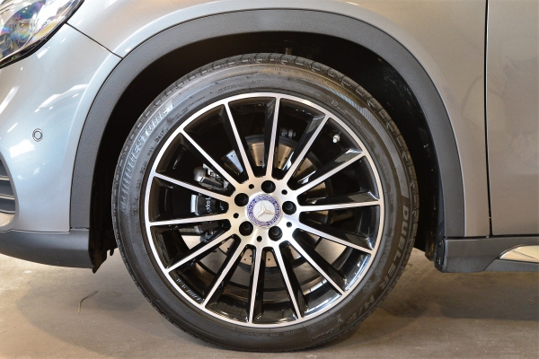 Mercedes GLA 200 D WHITE ART EDITION 7G-DCT AMG