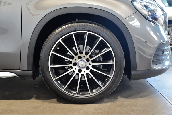 Mercedes GLA 200 D WHITE ART EDITION 7G-DCT AMG
