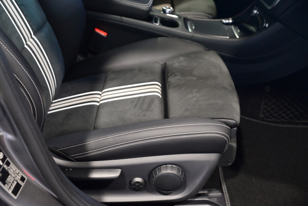 Mercedes GLA 200 D WHITE ART EDITION 7G-DCT AMG