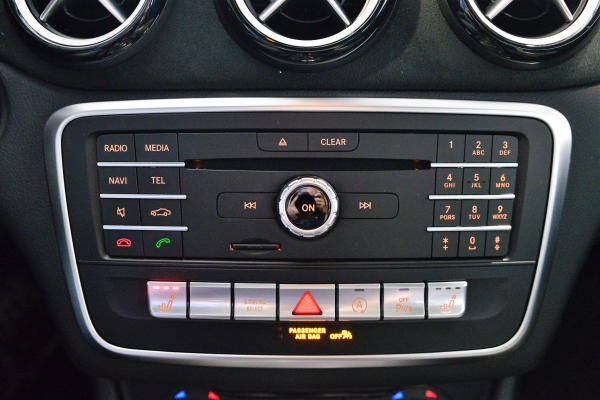 Mercedes GLA 200 D WHITE ART EDITION 7G-DCT AMG