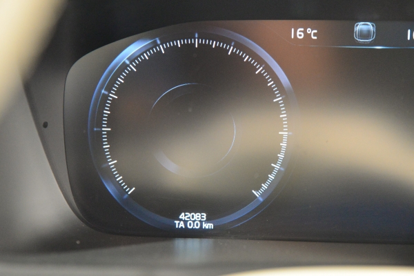  Volvo XC90 D5 AWD MOMENTUM 7 PLACES GEARTRONIC8