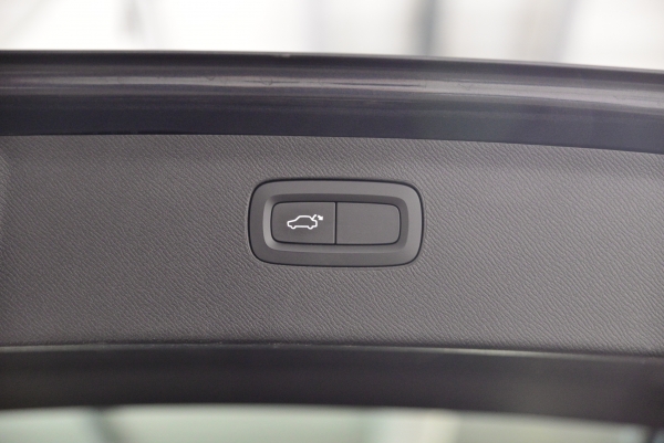  Volvo XC90 D5 AWD MOMENTUM 7 PLACES GEARTRONIC8