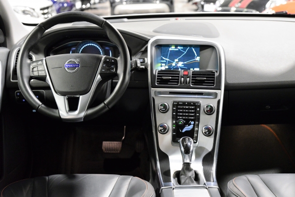  Volvo XC60 D4 190 CH OCEAN RACE GEARTRONIC8