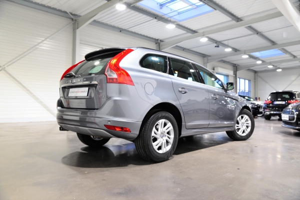  Volvo XC60 D3 150CH MOMENTUM BUSINESS GEARTRONIC