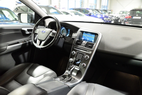  Volvo XC60 D3 150CH MOMENTUM BUSINESS GEARTRONIC