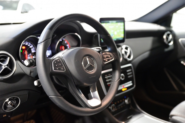 Mercedes GLA 200D INSPIRATION 7G-DCT