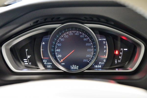  Volvo V40 CROSS COUNTRY D3 150CH SUMMUM GEARTRONIC