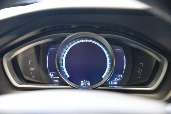  Volvo V40 T3 152CH R-DESIGN BVM6