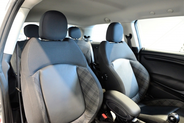 MINI COOPER D 116CH PACK CHILI 