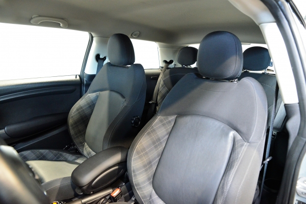 MINI COOPER D 116CH PACK CHILI 