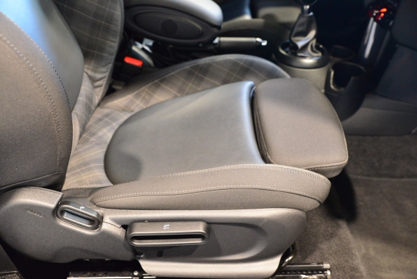 MINI COOPER D 116CH PACK CHILI 