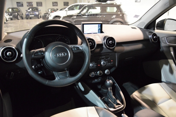 Audi A1 SPORTBACK 1.6 TDI 90 CH S TRONIC AMBITION LUXE
