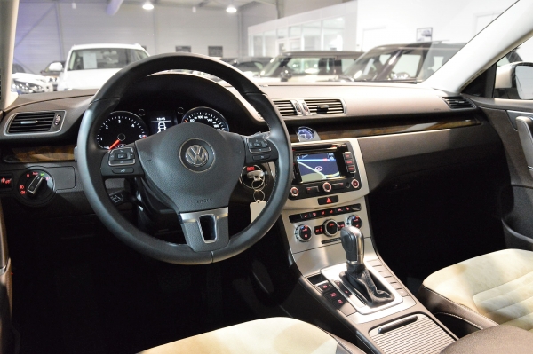  Volkswagen PASSAT SW 2.0 TDI BMT 140 CARAT DSG6