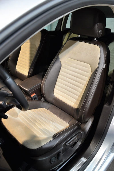  Volkswagen PASSAT SW 2.0 TDI BMT 140 CARAT DSG6