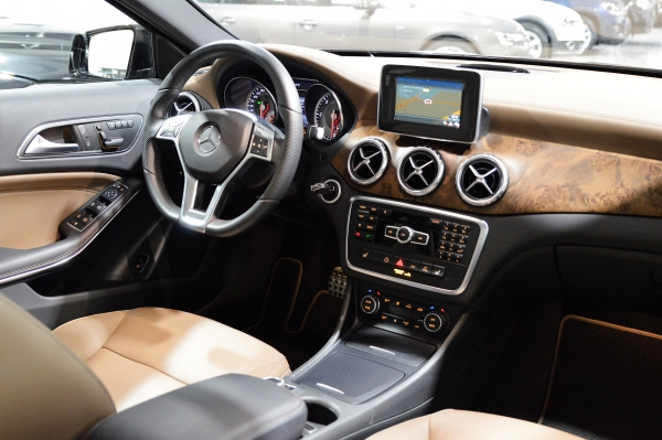 Mercedes GLA 220 CDI FASCINATION BA7