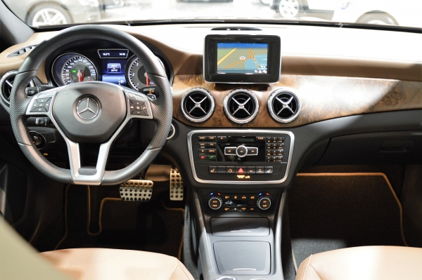 Mercedes GLA 220 CDI FASCINATION BA7