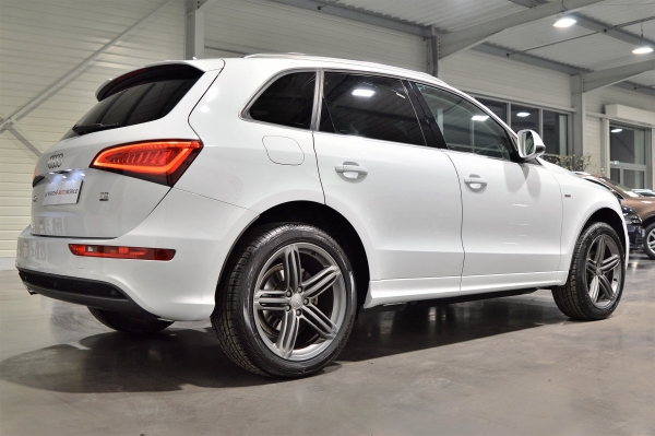 AUDI Q5 QUATTRO 2.0 TDI 177 CH AVUS STRONIC 7