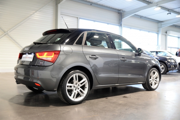 Audi A1 SPORTBACK 1.6 TDI 90 CH S LINE