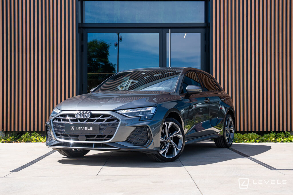 Audi-A3-SPORTBACK-35-TDI-150-ch-S-LINE-S-TRONIC-7