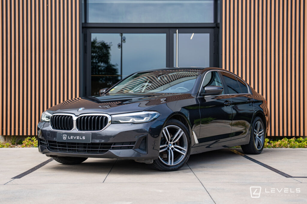 BMW-SERIE-5-518D-150CH-Business-Design-BVA8