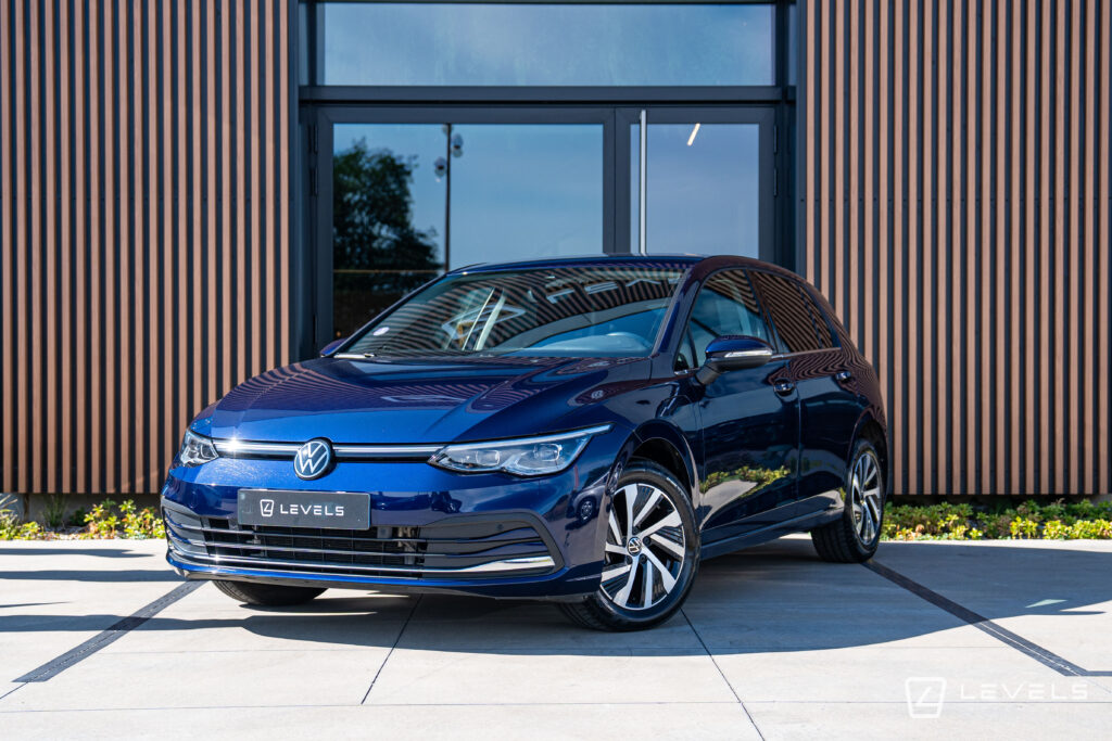 VOLKSWAGEN-GOLF-VIII-HYBRID-RECHARGEABLE-204-STYLE-DSG6