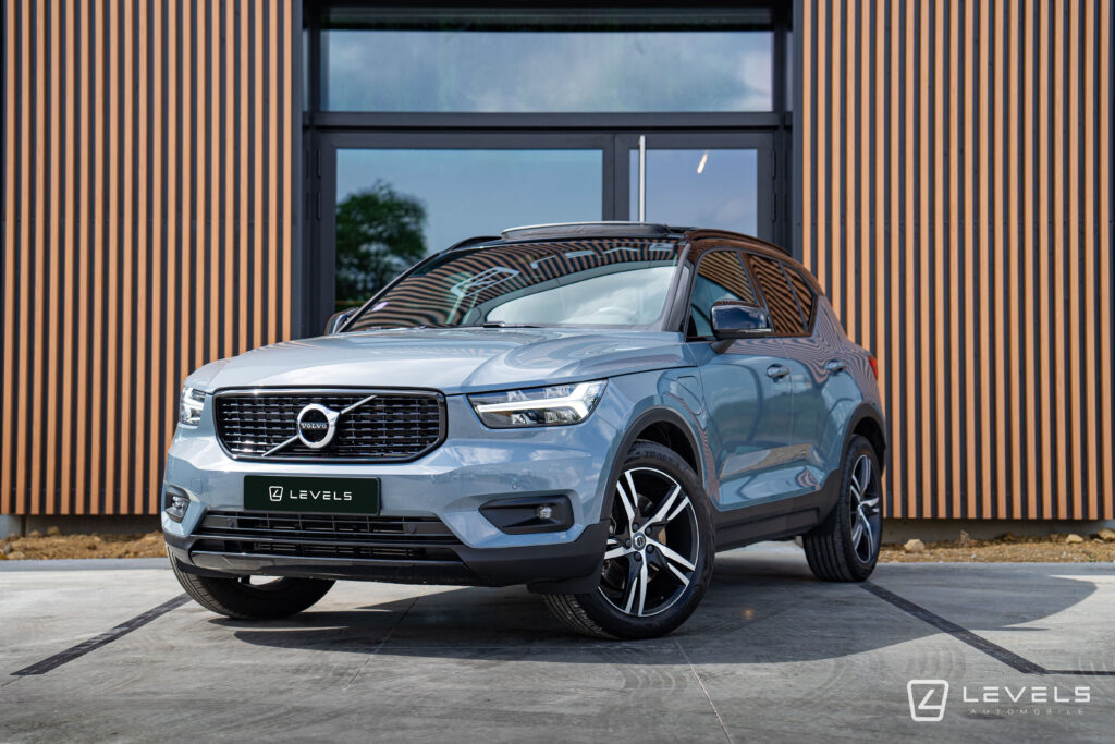 Volvo-XC40-T5-Recharge-180-82Ch-R-Design