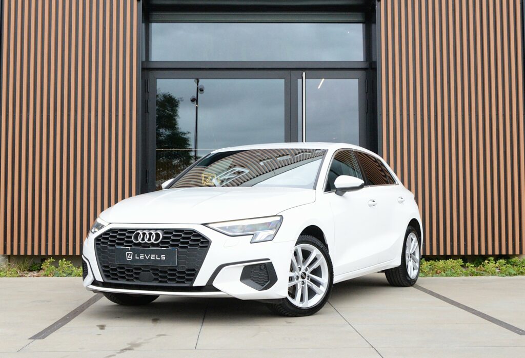 AUDI-A3-Sportback-35tfsi-150ch-MHEV-Business-Line
