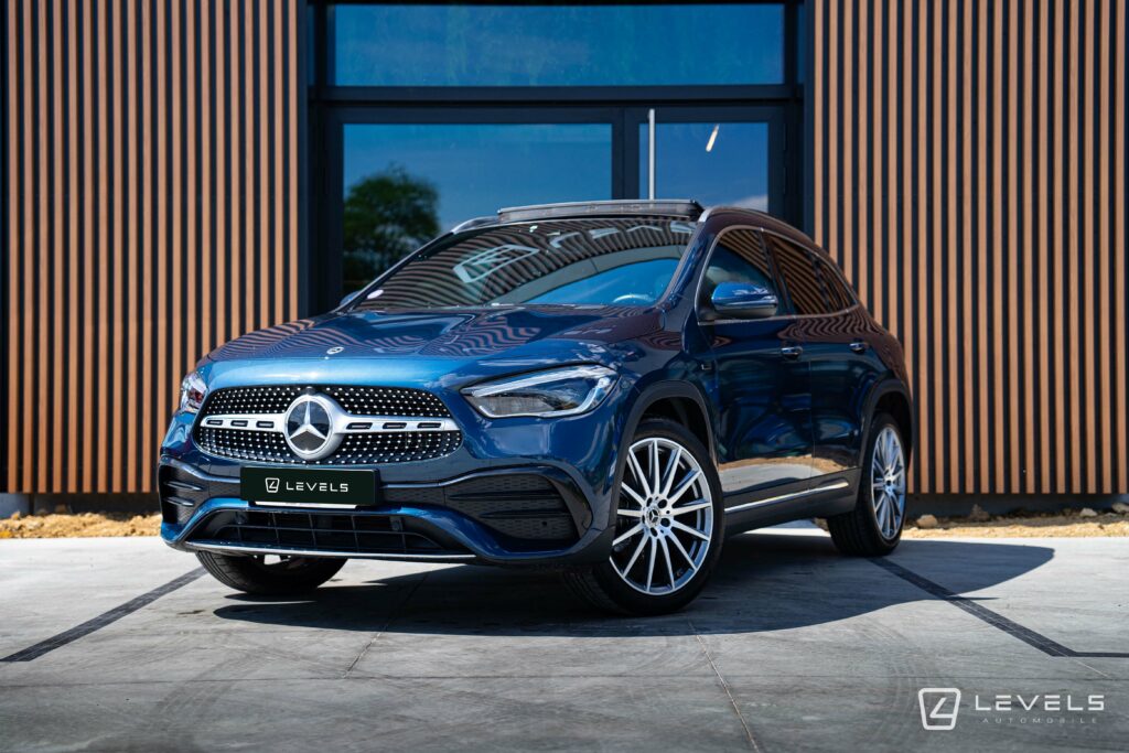 MERCEDES-GLA-250e-160102ch-AMG-LINE