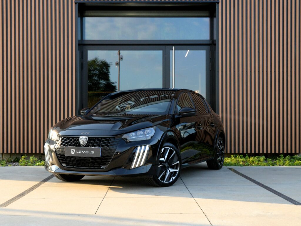 Peugeot-208-HYBRID-136CH-GT-E-DCS6