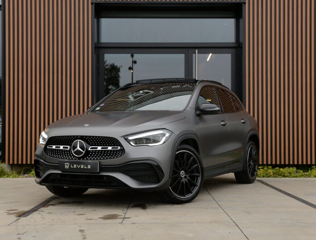 MERCEDES-GLA-250e-AMG-LINE-218CH-7G-DCT