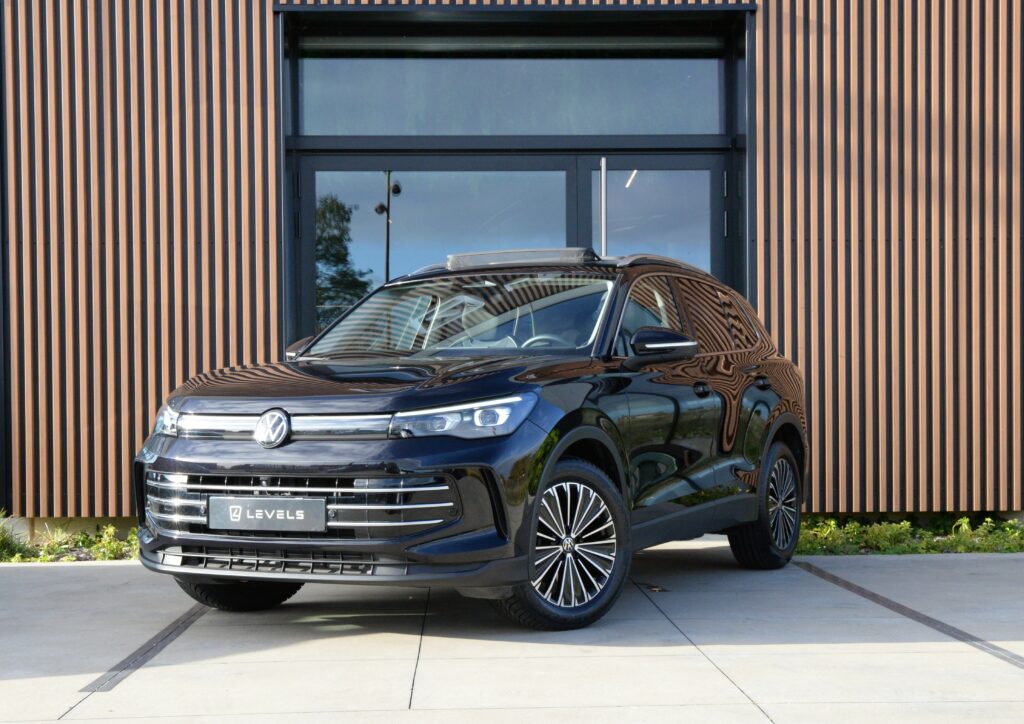 Volkswagen-Tiguan-1.5-eTSI-150-DSG7-Elegance